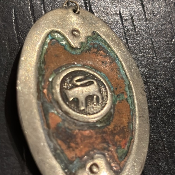 Bronze Southwestern Vintage Oval Pendant with Abstract Design Silver Tone​ - Picture 2 of 6